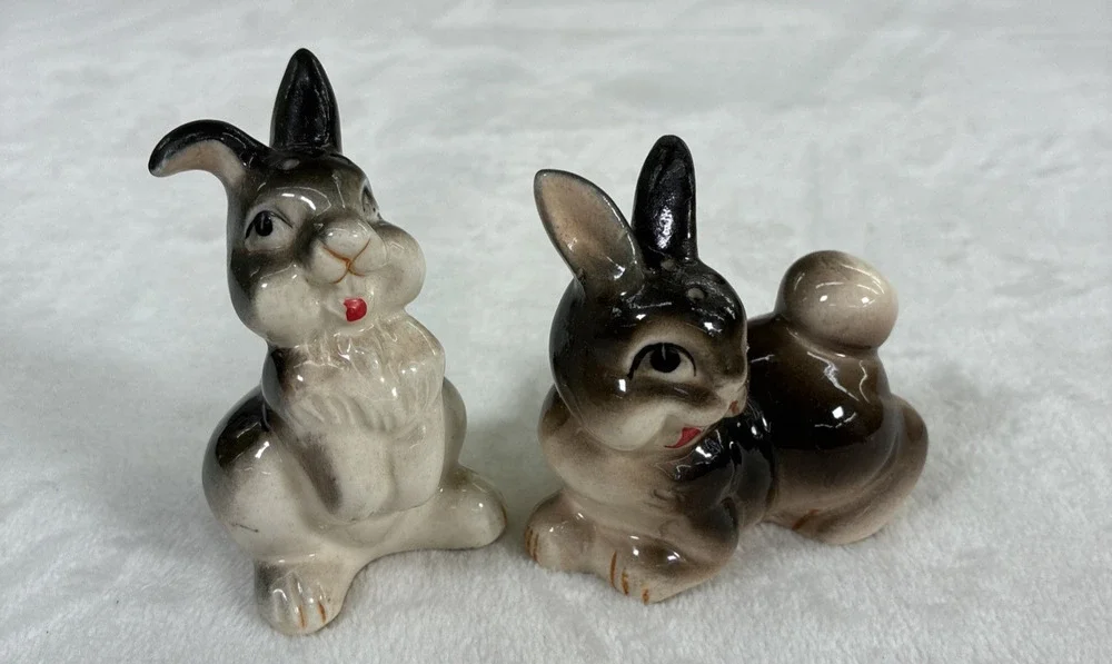 Vtg Thumper Bunny Rabbit Salt & Pepper Shakers Japan MCM Anthropomorphic Chrty